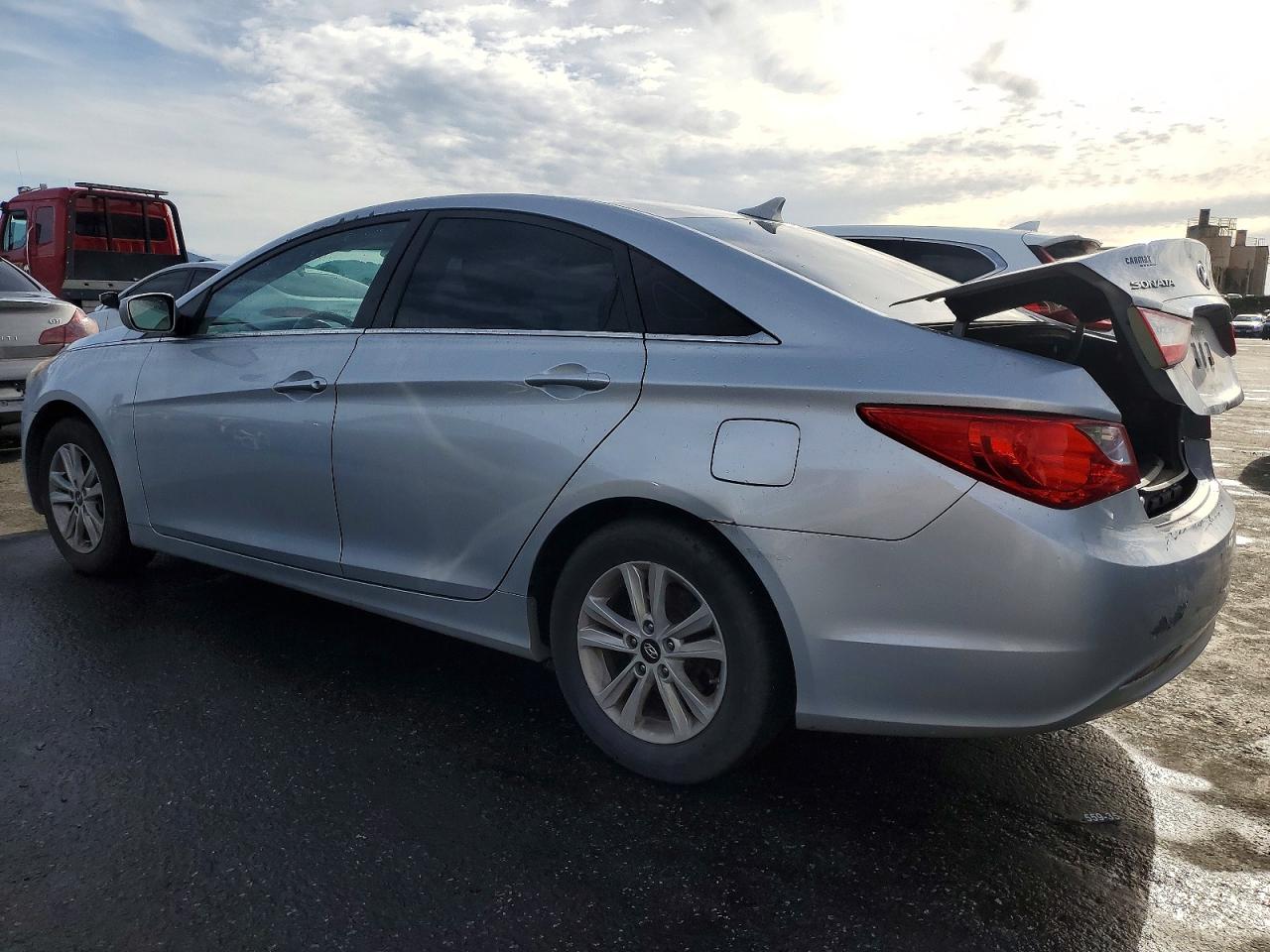 2012 HYUNDAI SONATA GLS photo 2