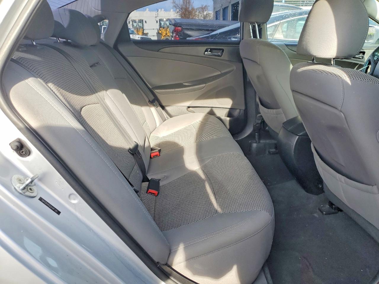 2012 HYUNDAI SONATA GLS photo 10