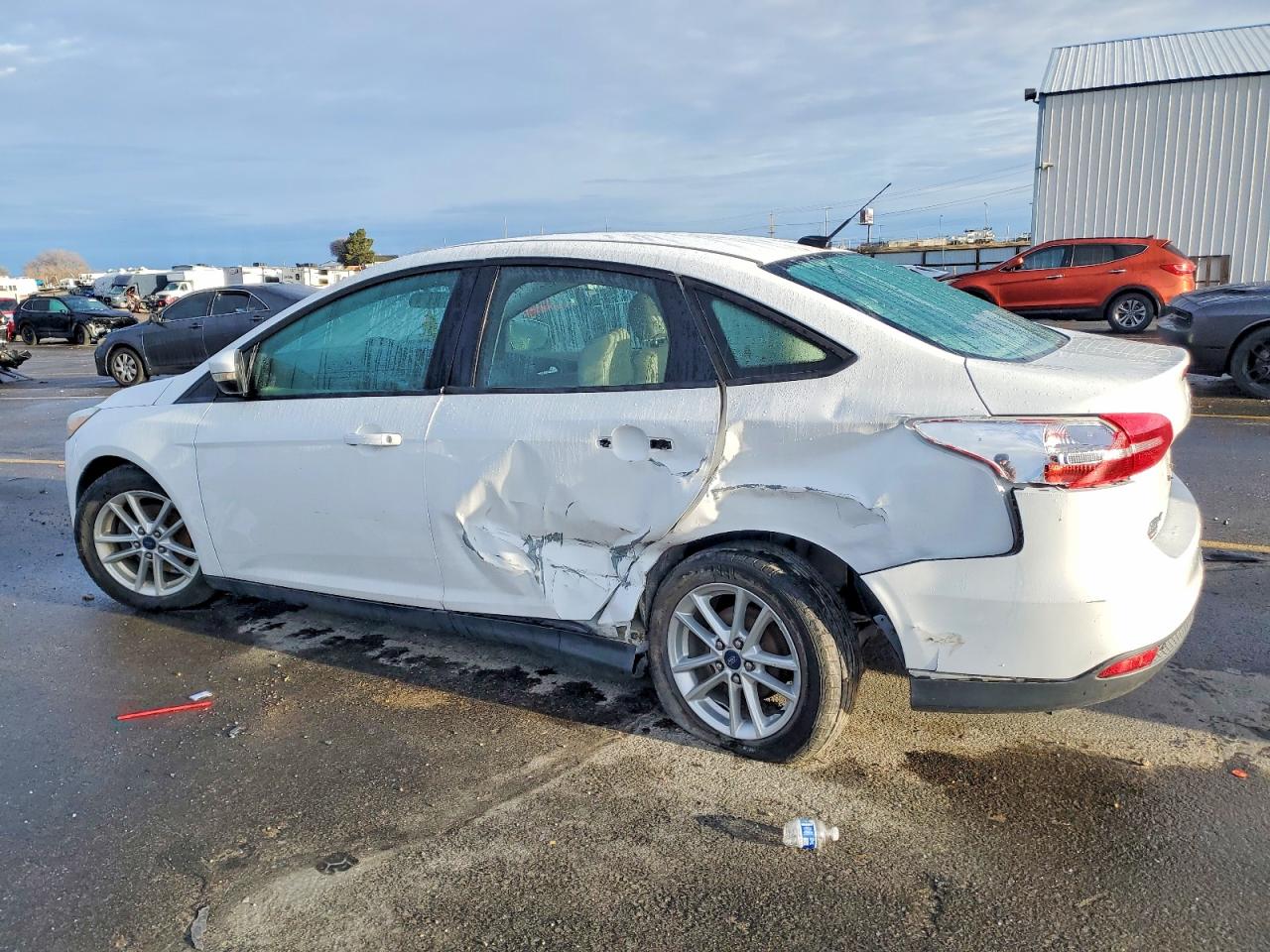 2015 FORD FOCUS SE photo 2