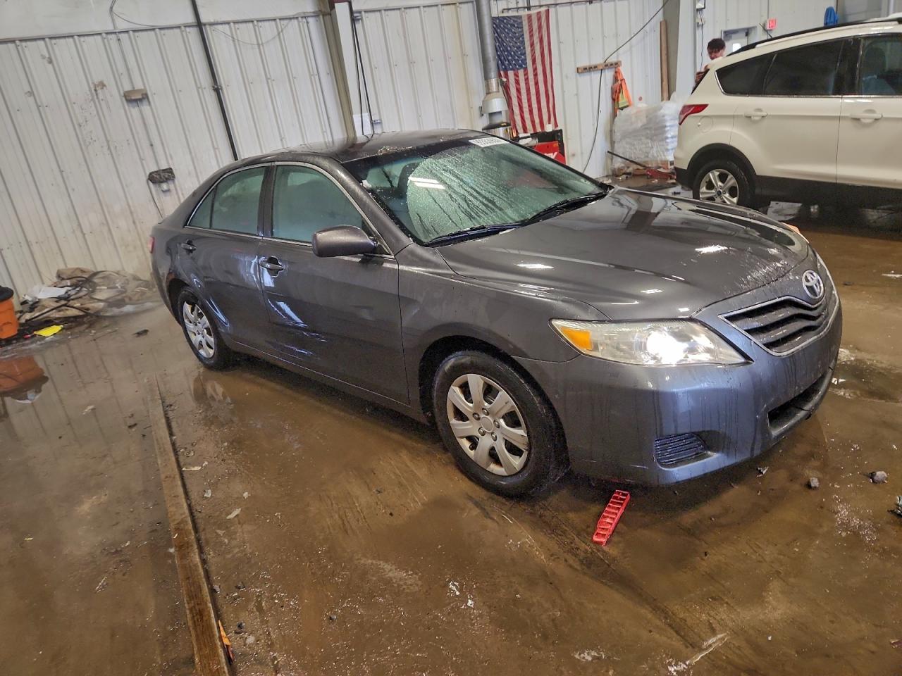 2010 TOYOTA CAMRY BASE photo 4