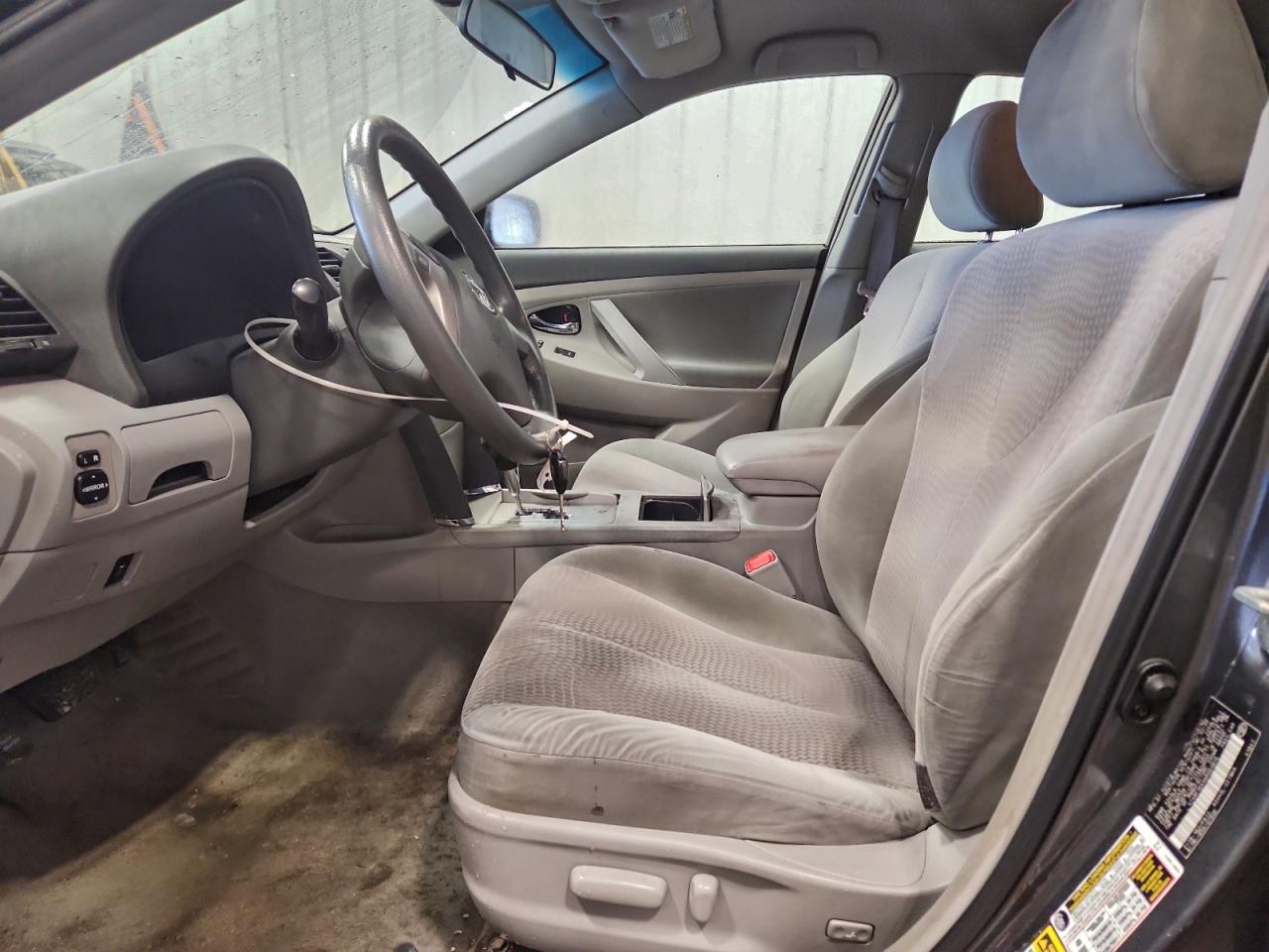 2010 TOYOTA CAMRY BASE photo 7