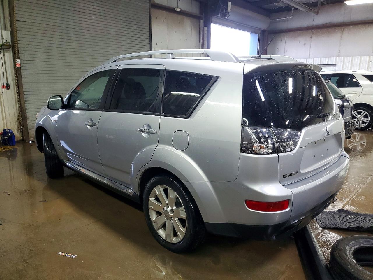 2008 MITSUBISHI OUTLANDER SE photo 2