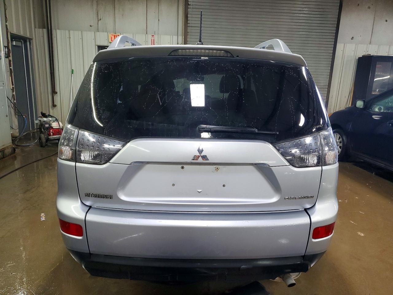 2008 MITSUBISHI OUTLANDER SE photo 6
