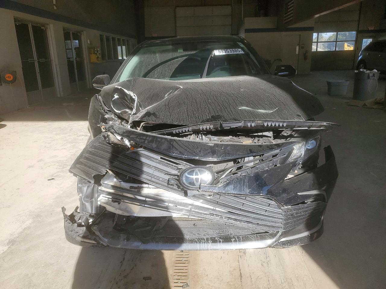 2022 TOYOTA CAMRY LE photo 5