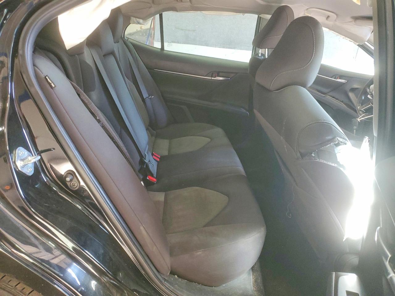 2022 TOYOTA CAMRY LE photo 10