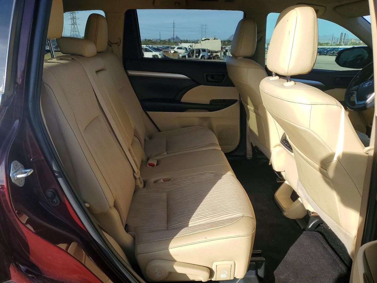 2019 TOYOTA HIGHLANDER LE photo 10