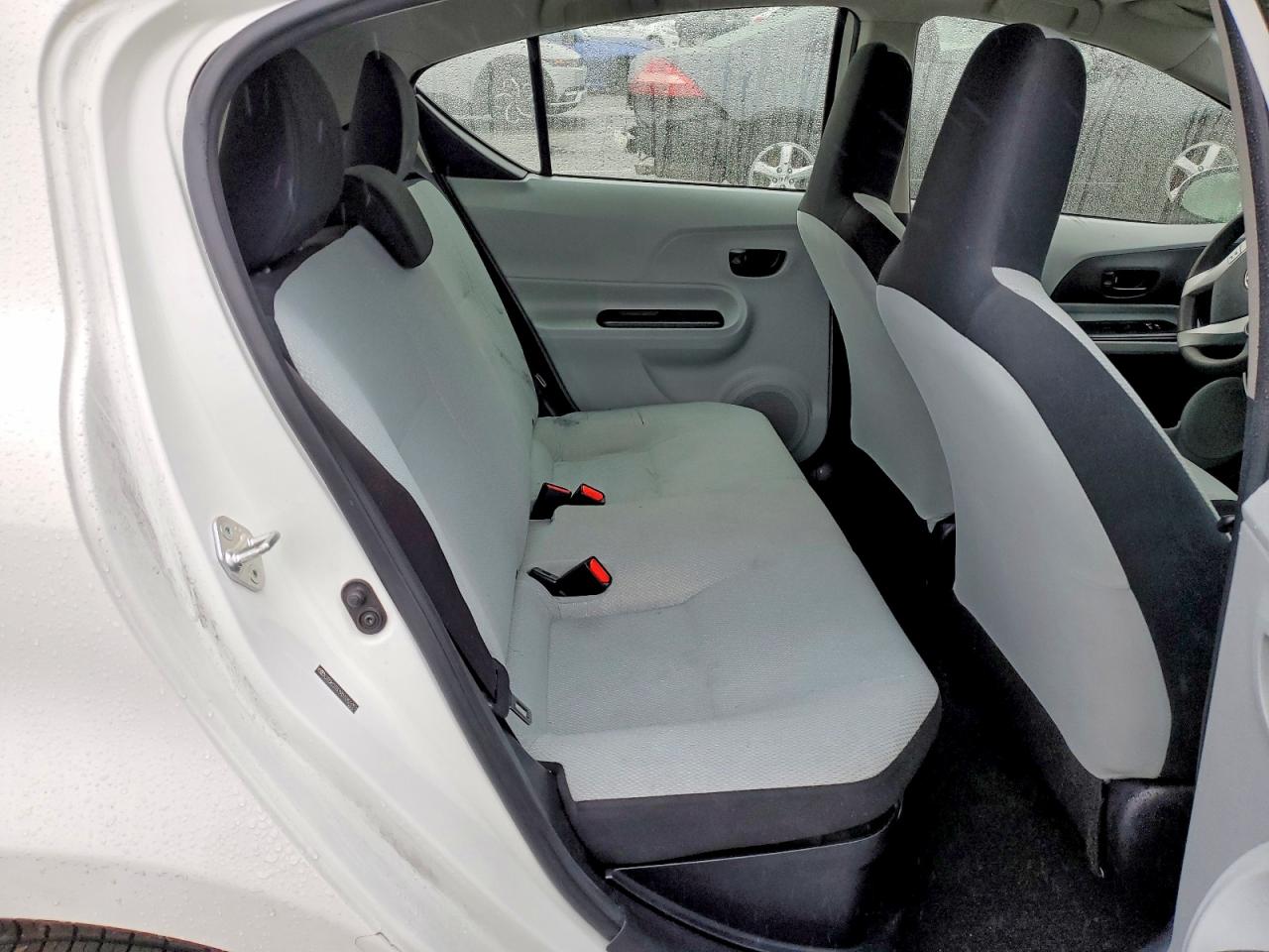 2013 TOYOTA PRIUS C photo 10