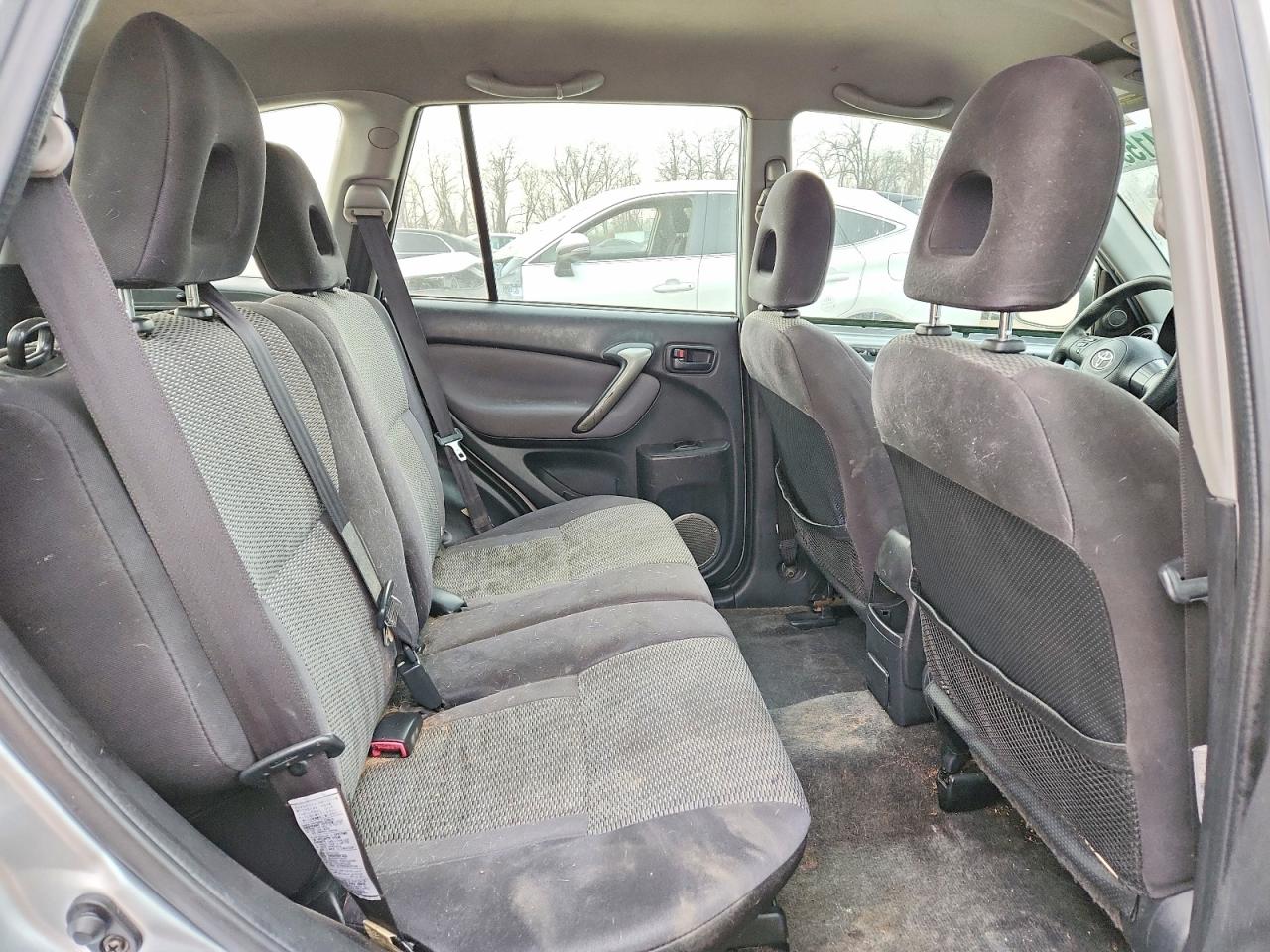 2004 TOYOTA RAV4 photo 11