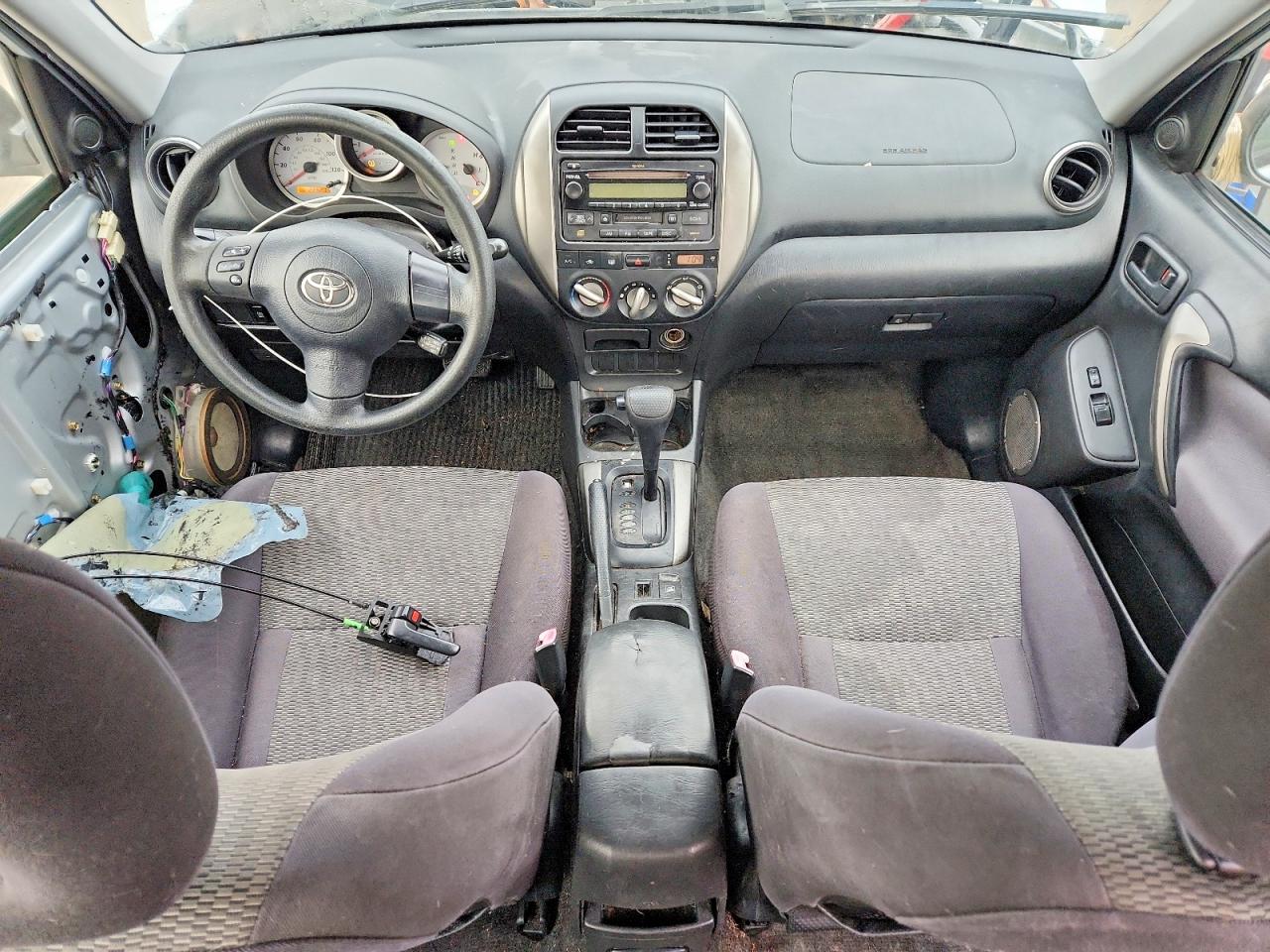2004 TOYOTA RAV4 photo 8