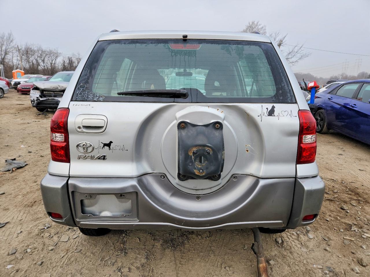 2004 TOYOTA RAV4 photo 6
