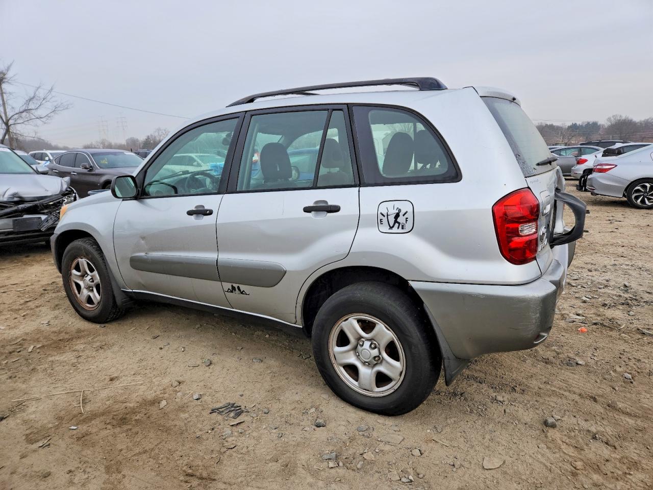 2004 TOYOTA RAV4 photo 2