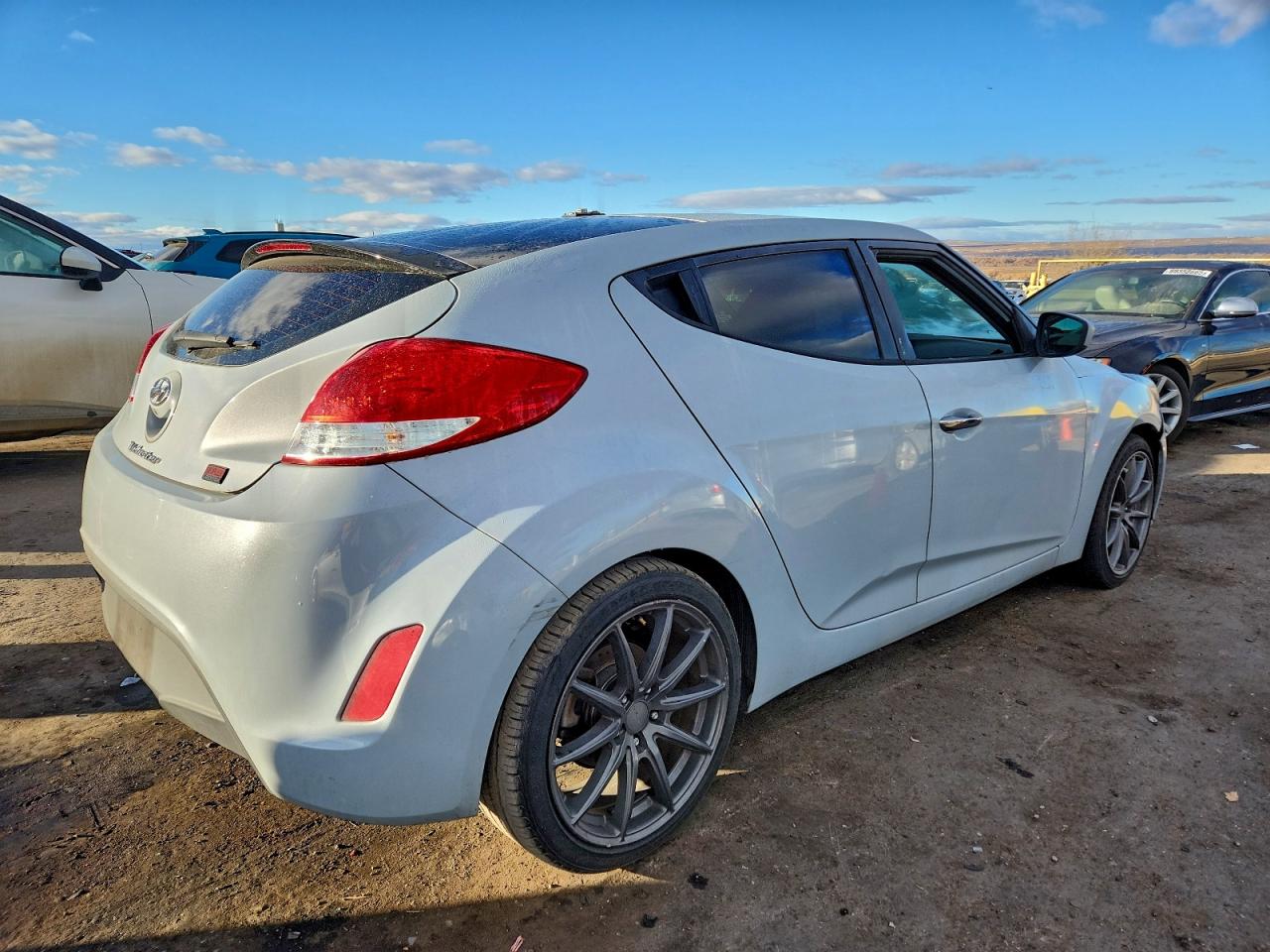 2014 HYUNDAI VELOSTER photo 3