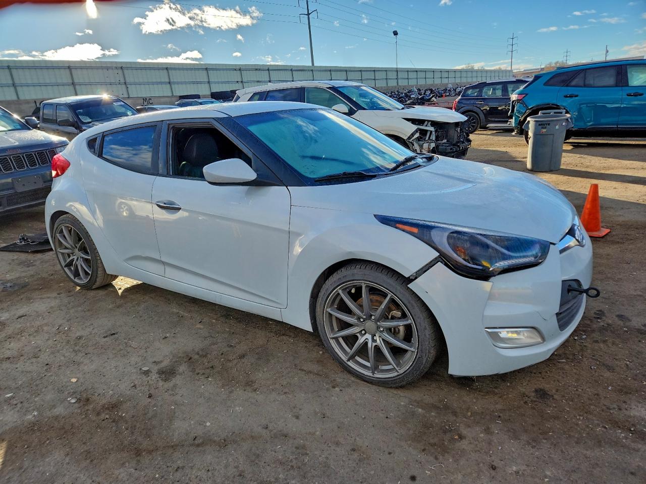 2014 HYUNDAI VELOSTER photo 4