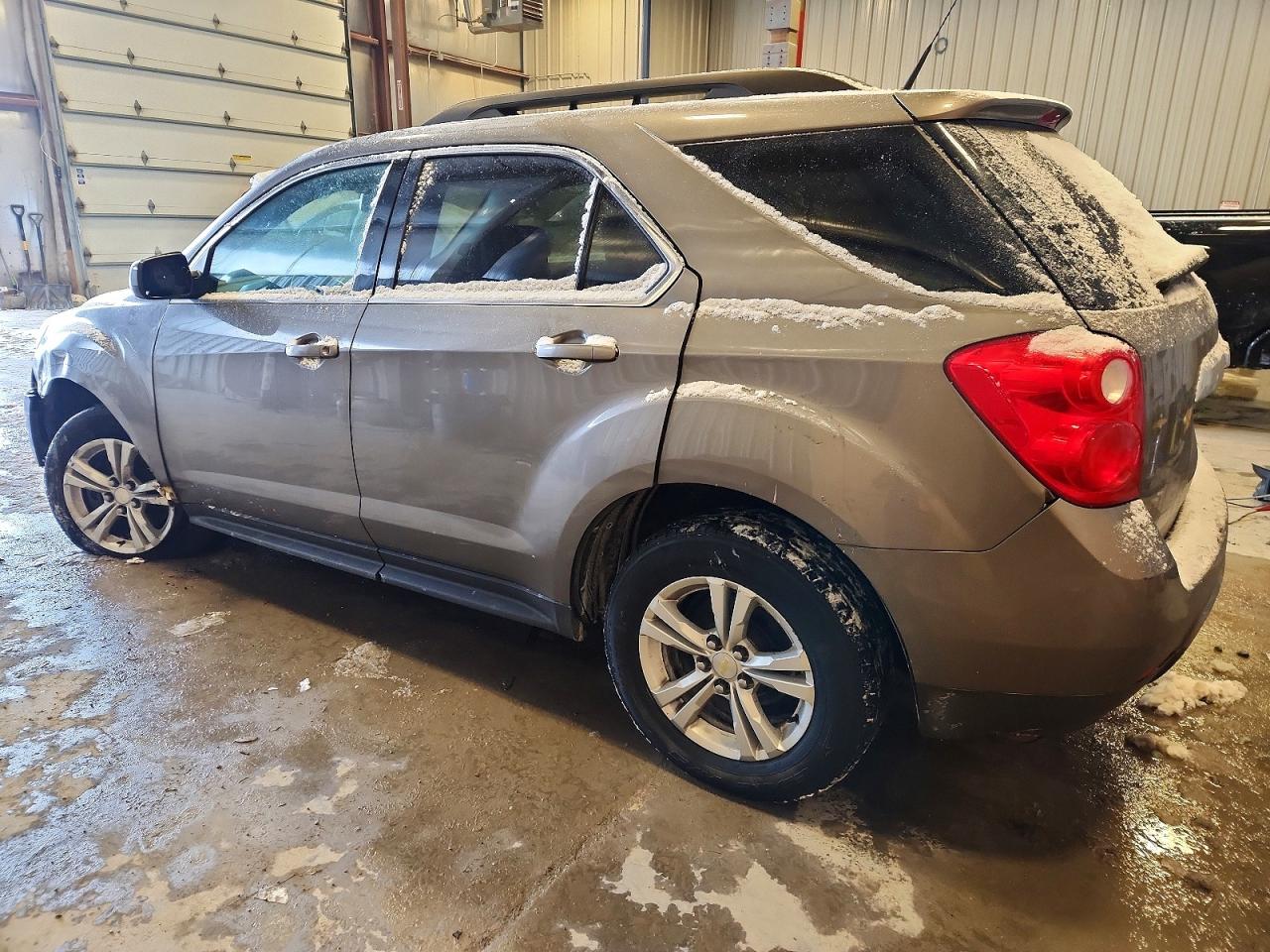 2010 CHEVROLET EQUINOX LT photo 2