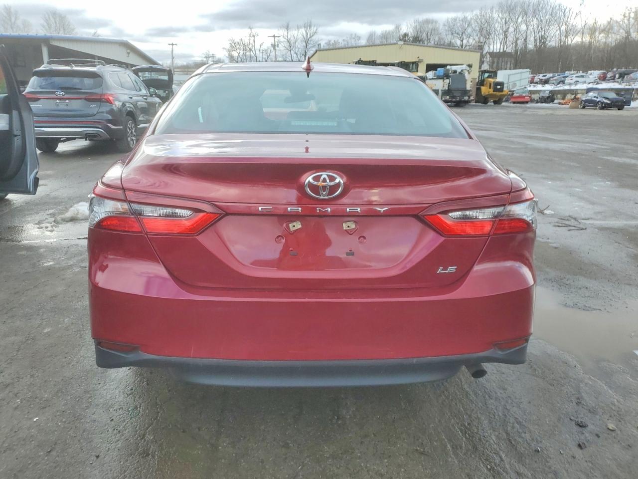 2021 TOYOTA CAMRY LE photo 6