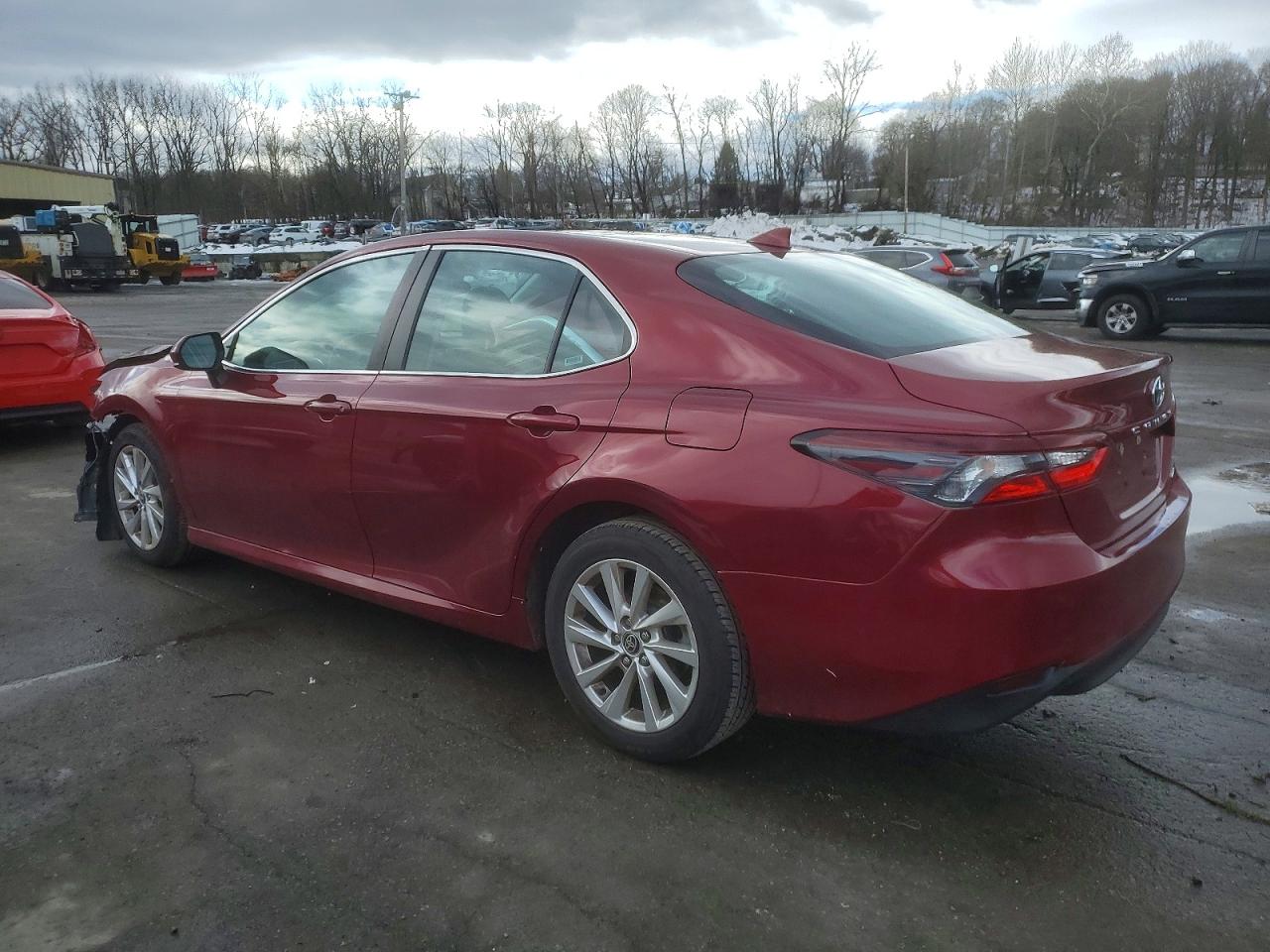 2021 TOYOTA CAMRY LE photo 2