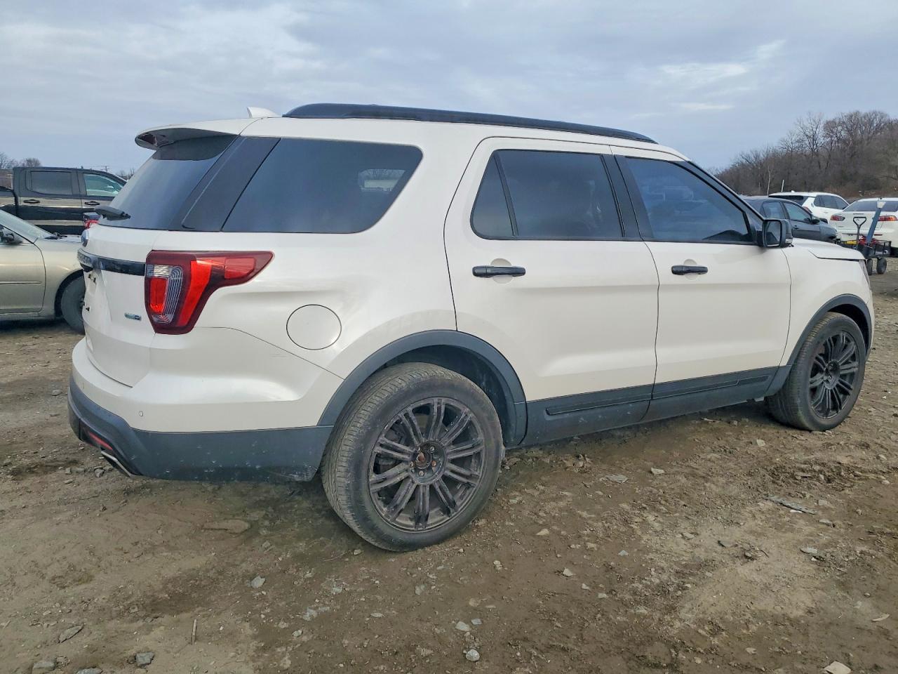 2017 FORD EXPLORER SPORT photo 3