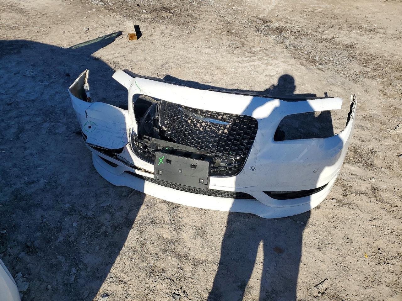 2018 CHRYSLER 300 S photo 23