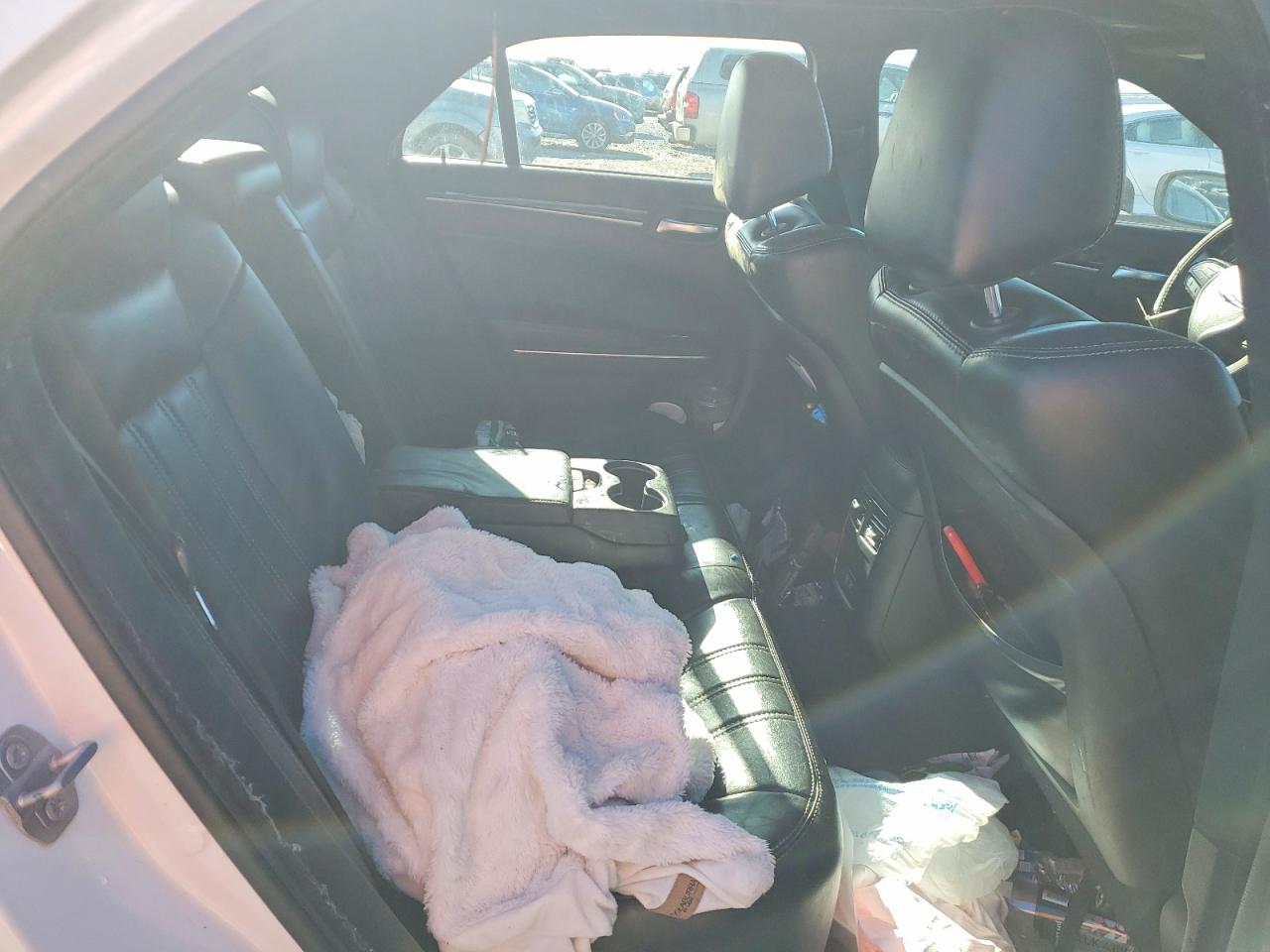 2018 CHRYSLER 300 S photo 19