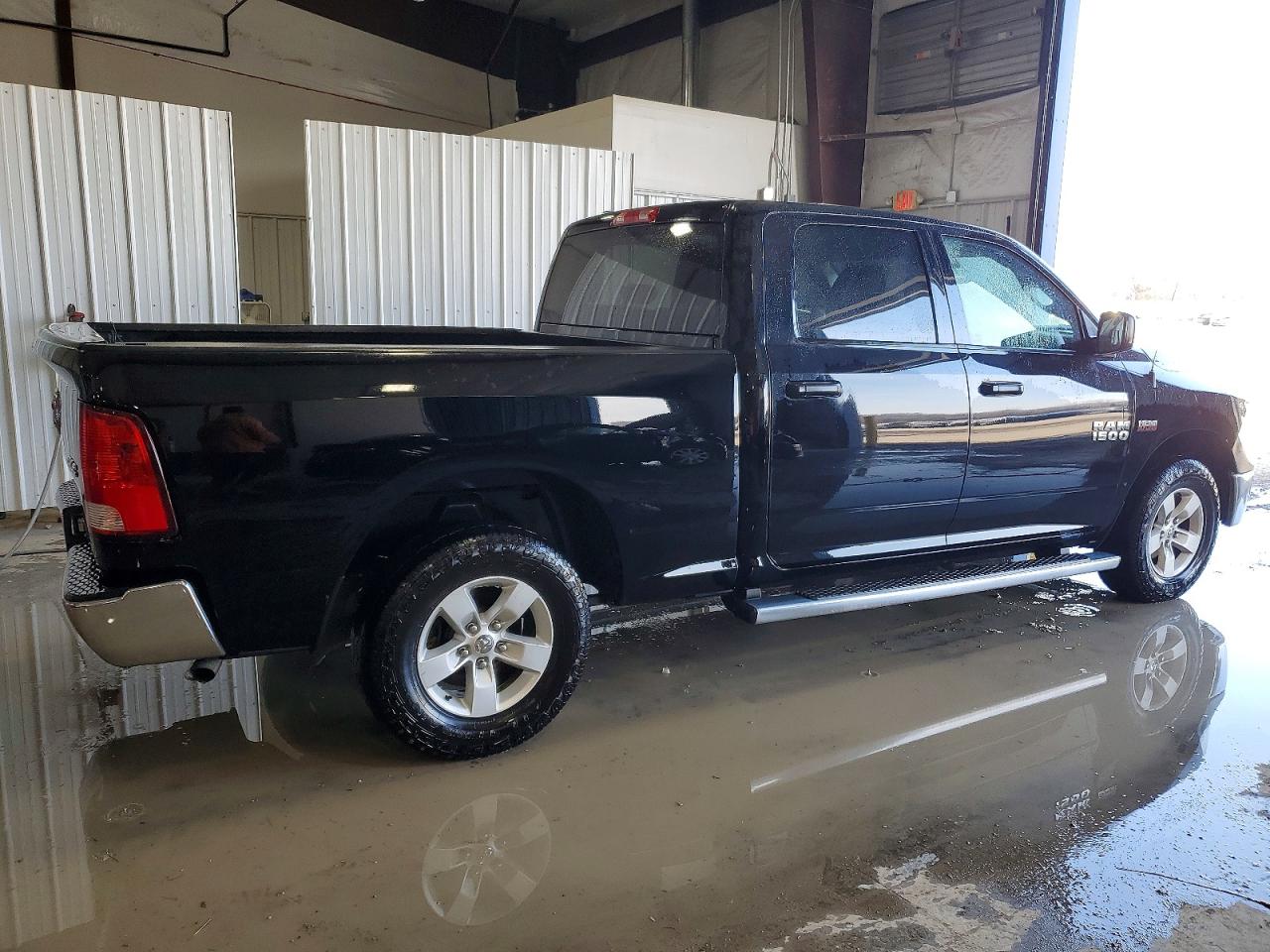 2014 RAM 1500 ST photo 3