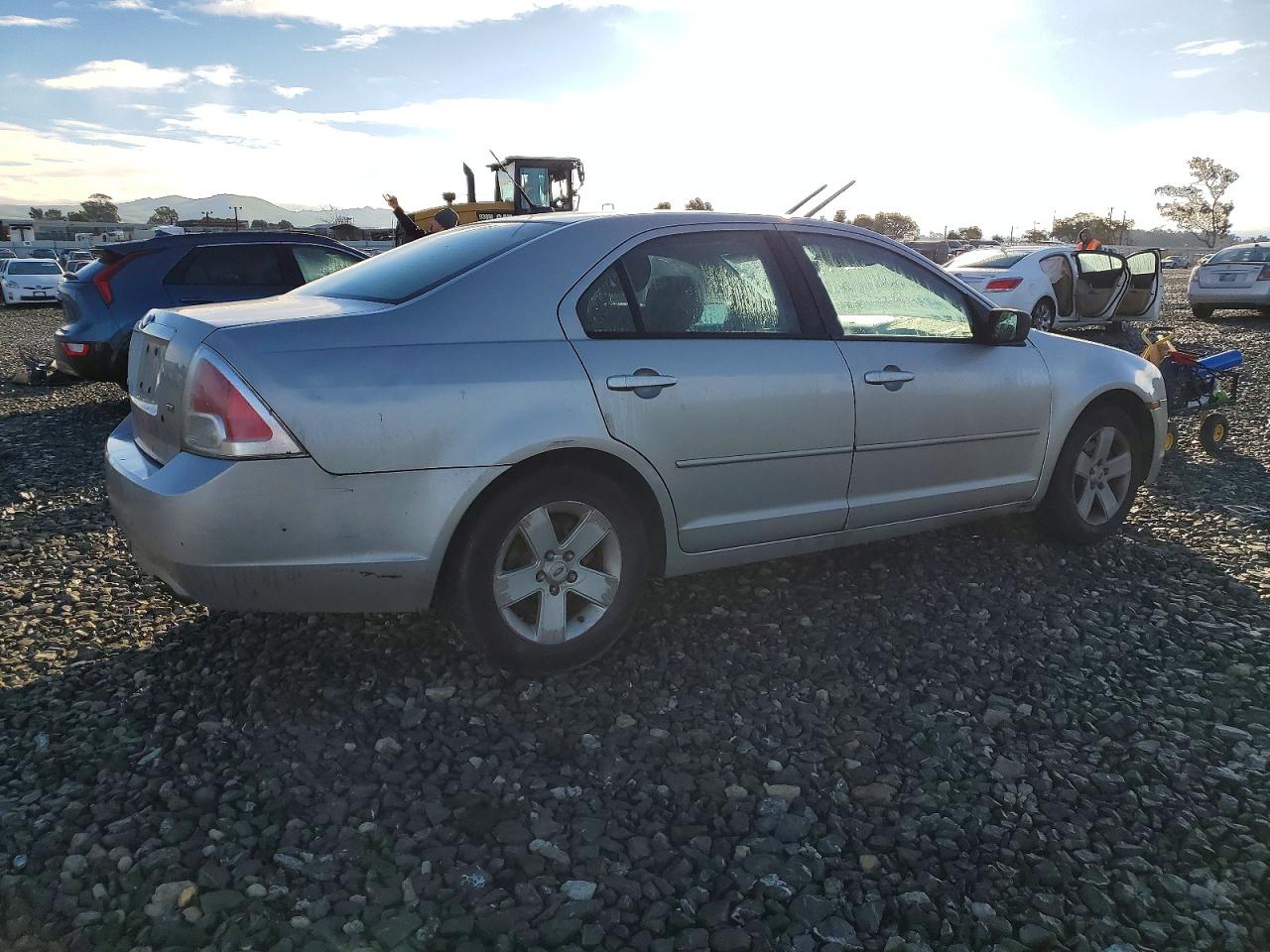 2007 FORD FUSION SE photo 3