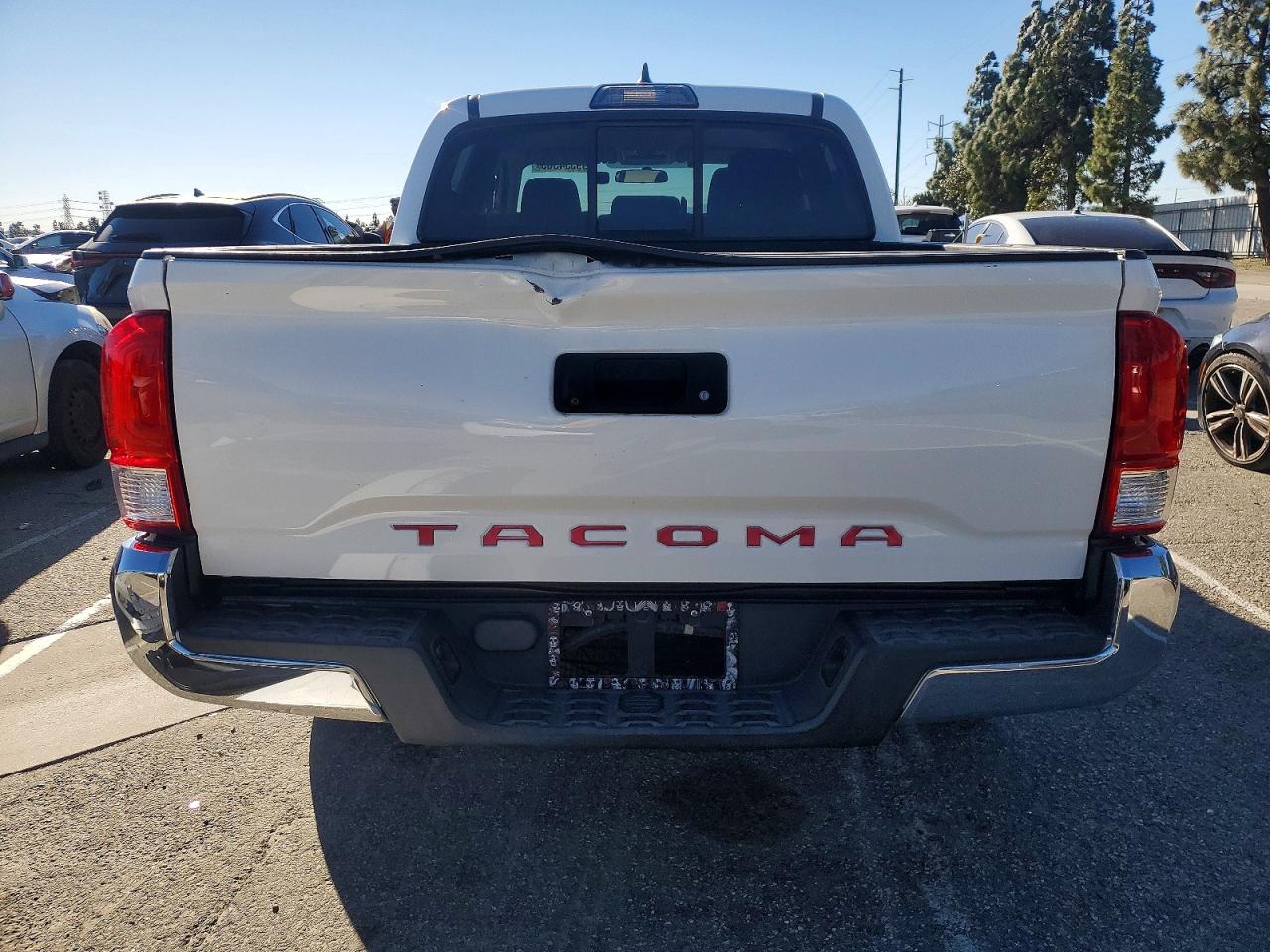 2017 TOYOTA TACOMA DOUBLE CAB photo 11