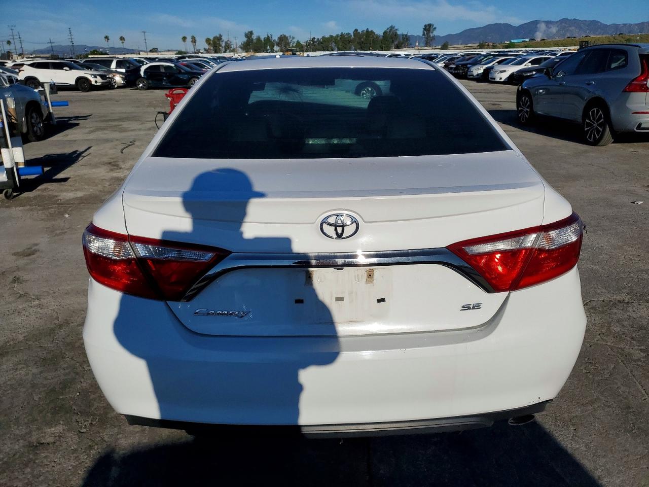 2017 TOYOTA CAMRY photo 6