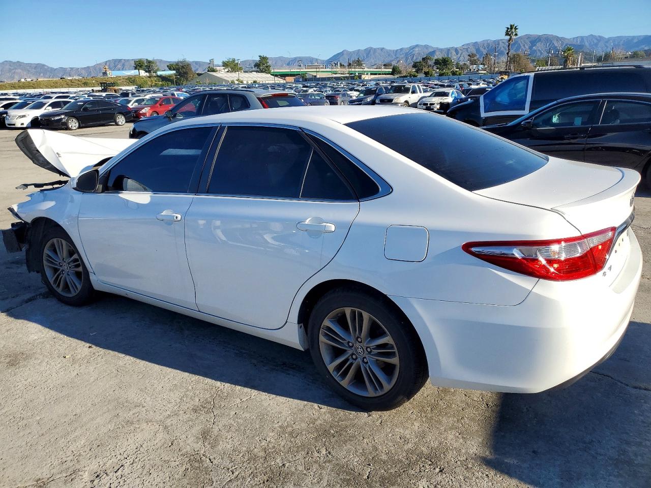 2017 TOYOTA CAMRY photo 2