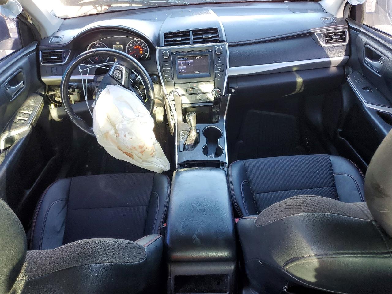 2017 TOYOTA CAMRY photo 8