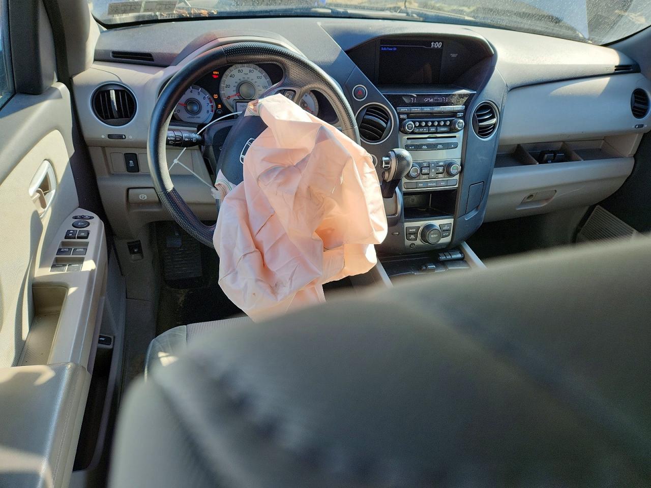 2015 HONDA PILOT SE photo 8