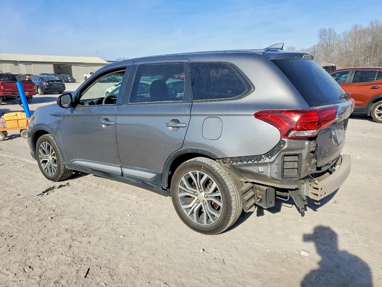 2018 MITSUBISHI OUTLANDER ES photo 3