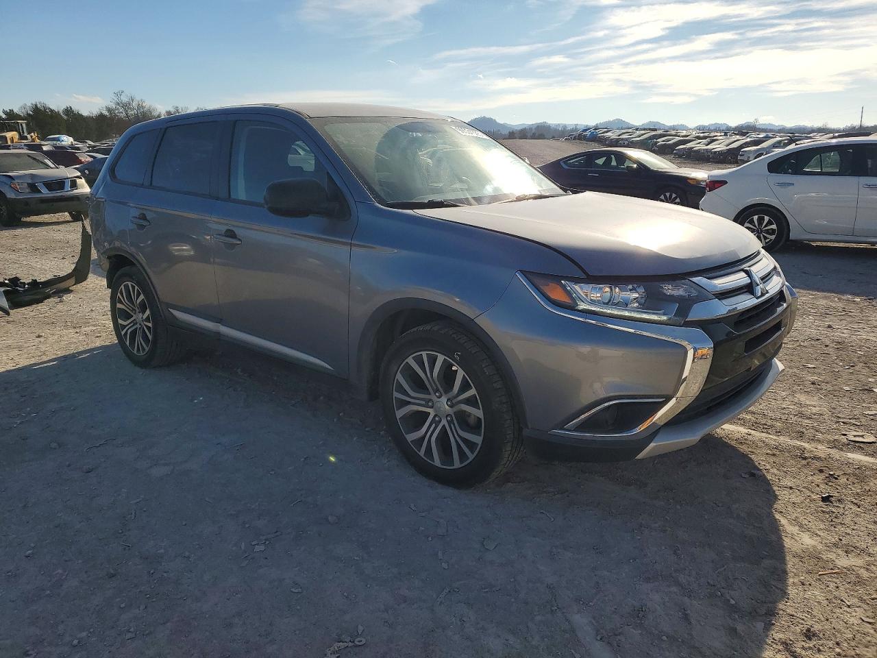 2018 MITSUBISHI OUTLANDER ES photo 7