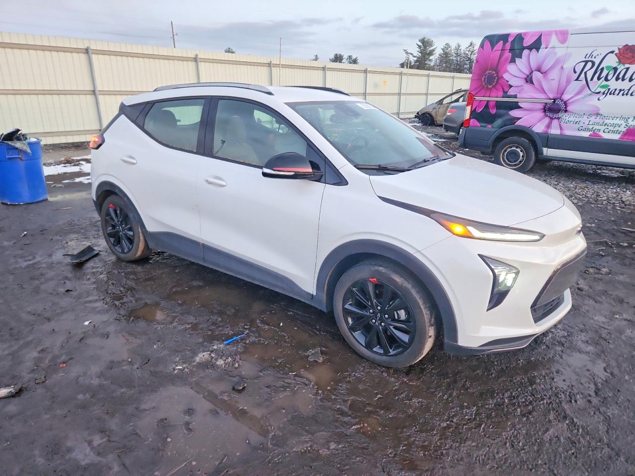 2023 CHEVROLET BOLT EUV LT photo 4