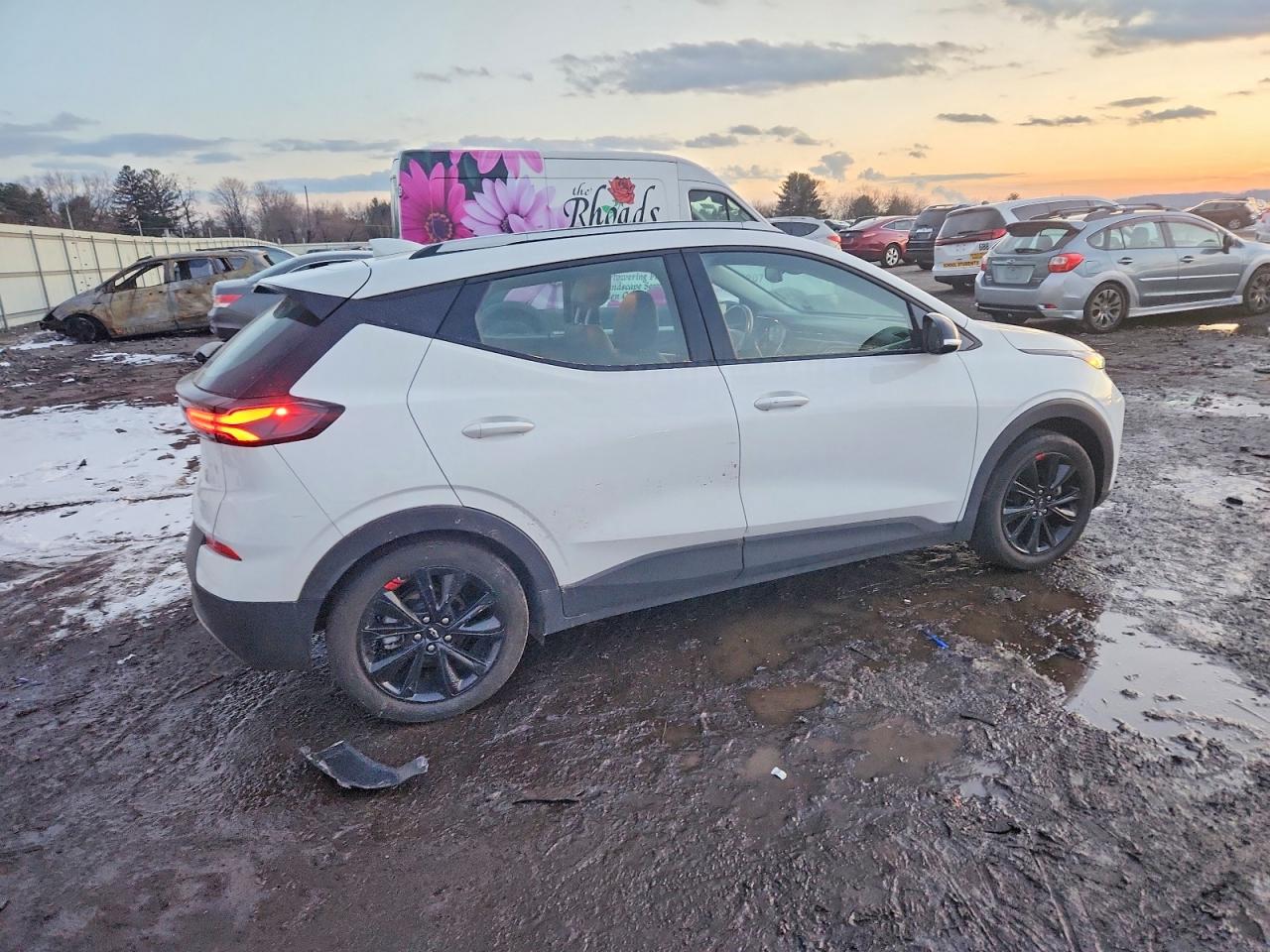 2023 CHEVROLET BOLT EUV LT photo 3