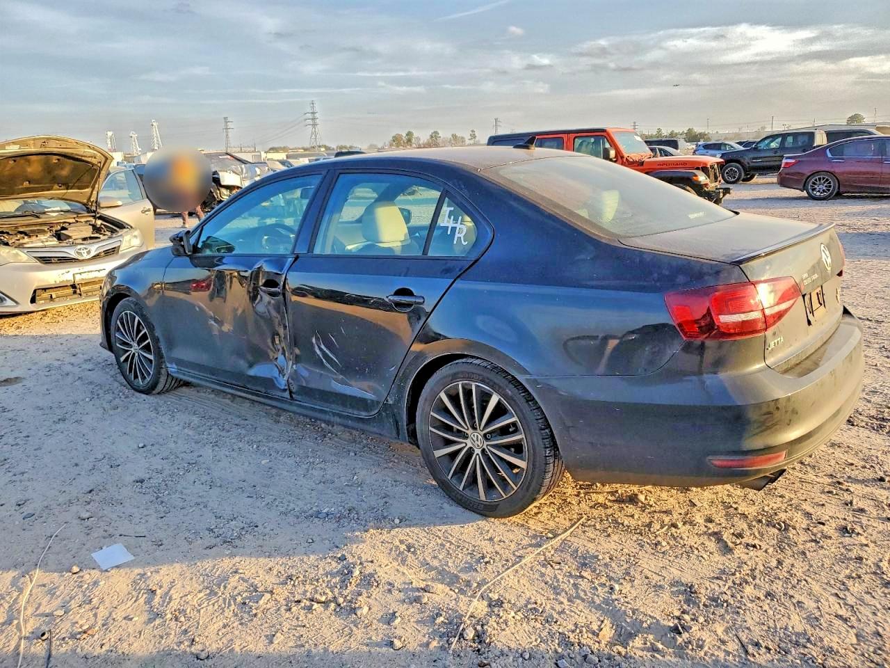 2016 VOLKSWAGEN JETTA SPORT photo 2