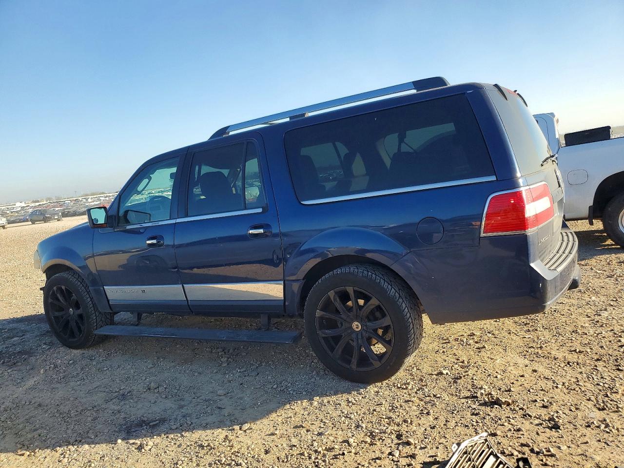 2007 LINCOLN NAVIGATOR L photo 3