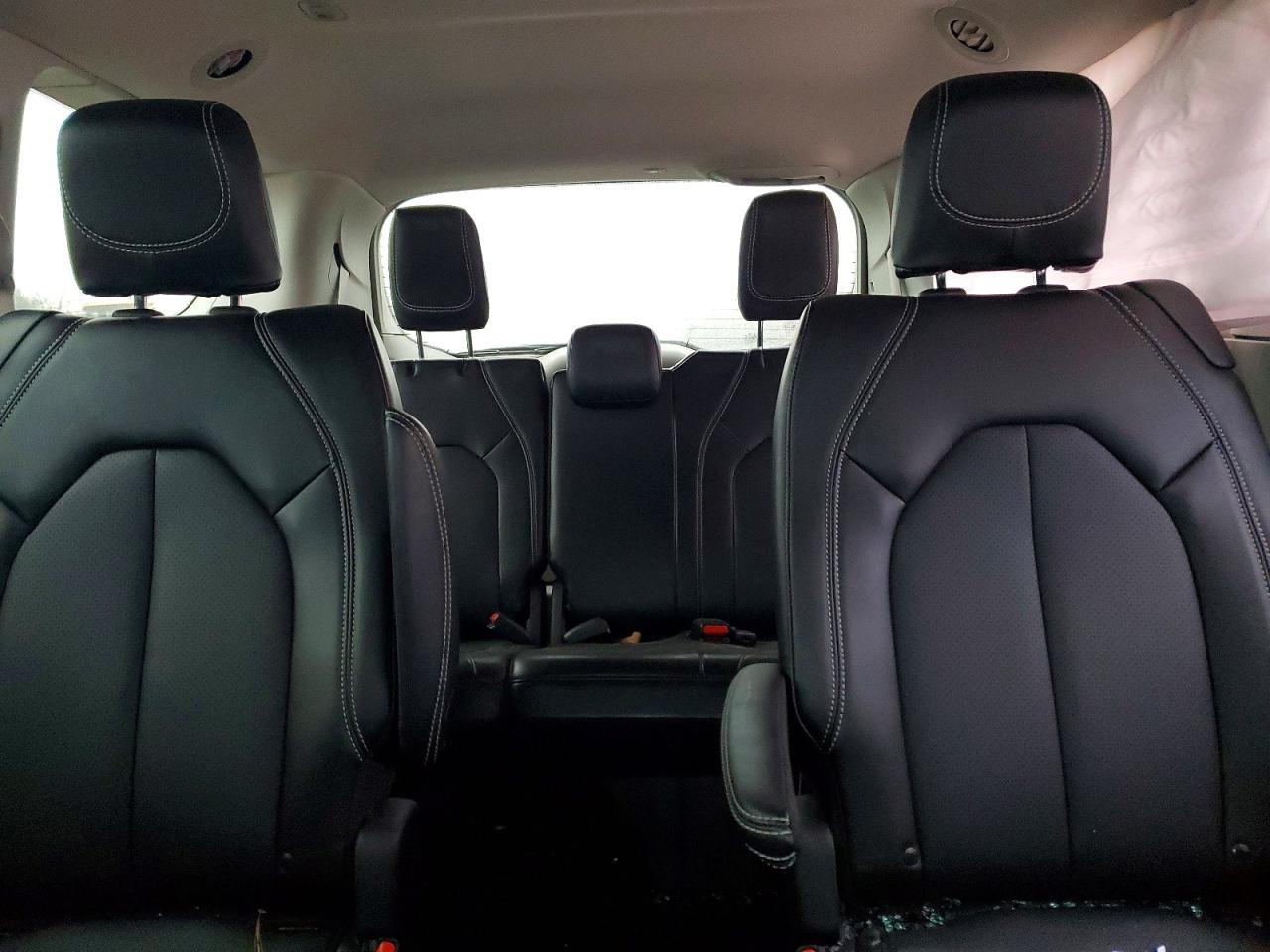 2024 CHRYSLER PACIFICA TOURING L photo 10