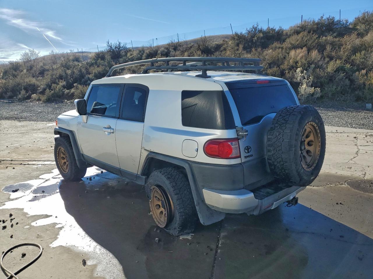 2007 TOYOTA FJ CRUISER photo 2
