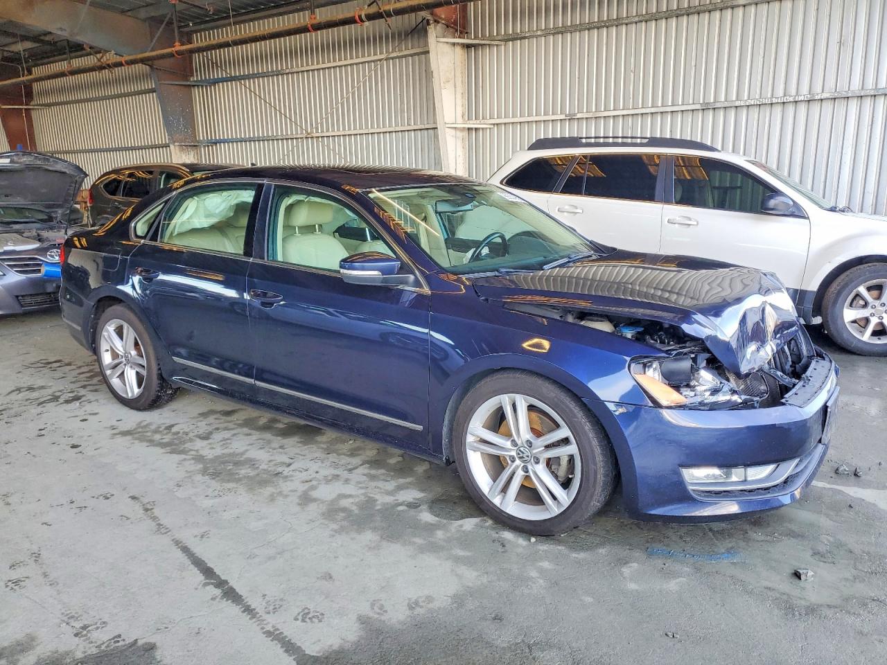 2015 VOLKSWAGEN PASSAT SEL photo 4