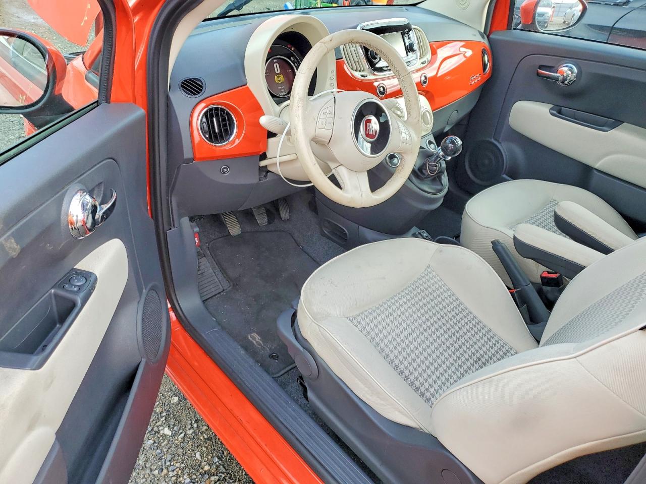 2017 FIAT 500 POP photo 8