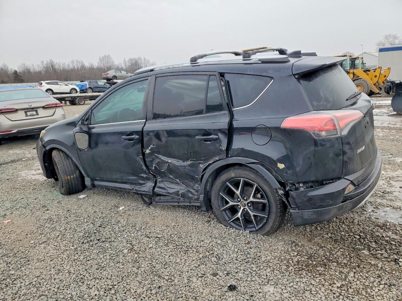 2016 TOYOTA RAV4 SE photo 3