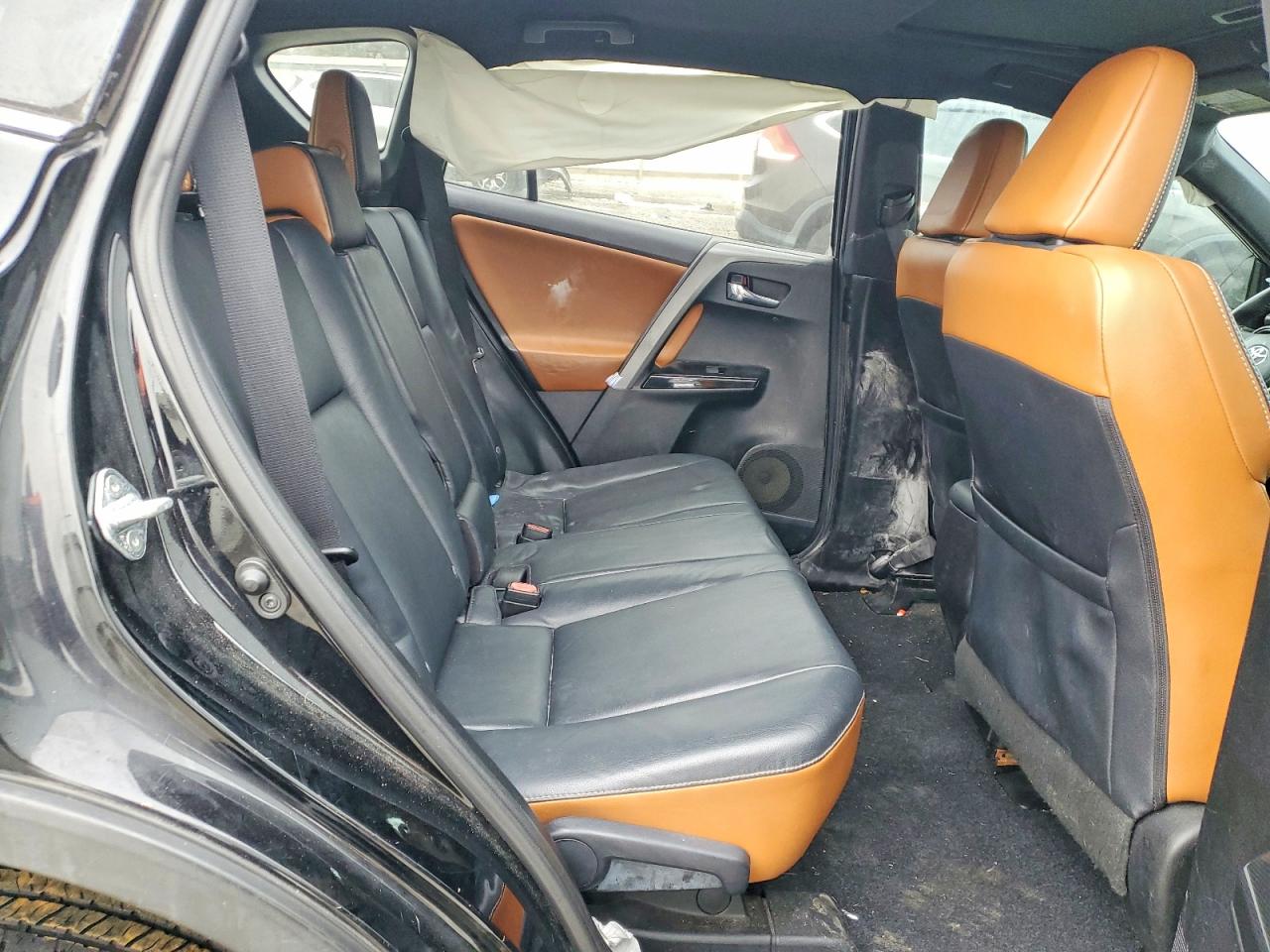 2016 TOYOTA RAV4 SE photo 21