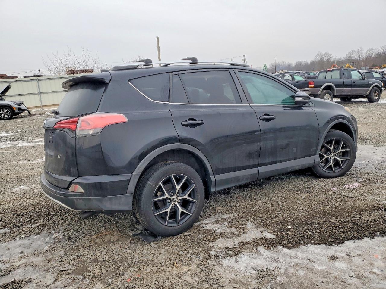 2016 TOYOTA RAV4 SE photo 5