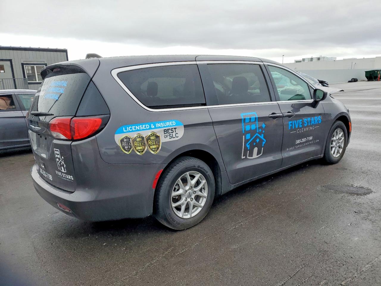 2023 CHRYSLER VOYAGER LX photo 3