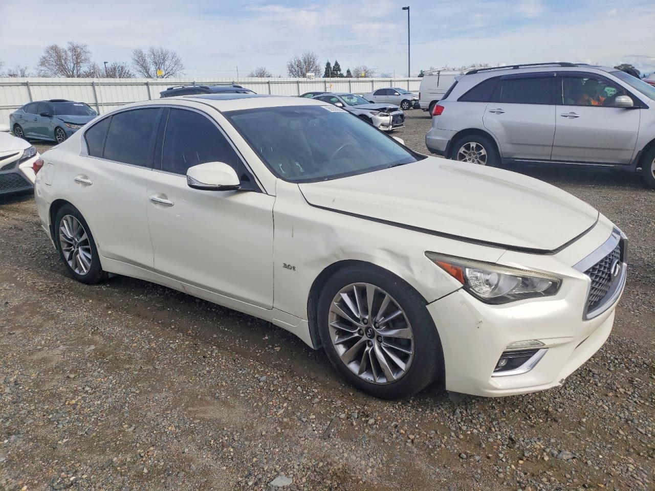 2018 INFINITI Q50 LUXE photo 4