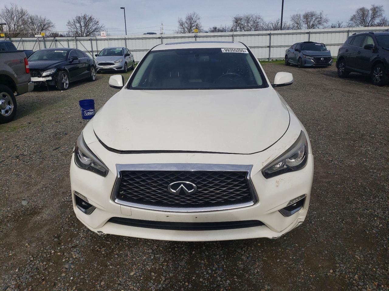 2018 INFINITI Q50 LUXE photo 5