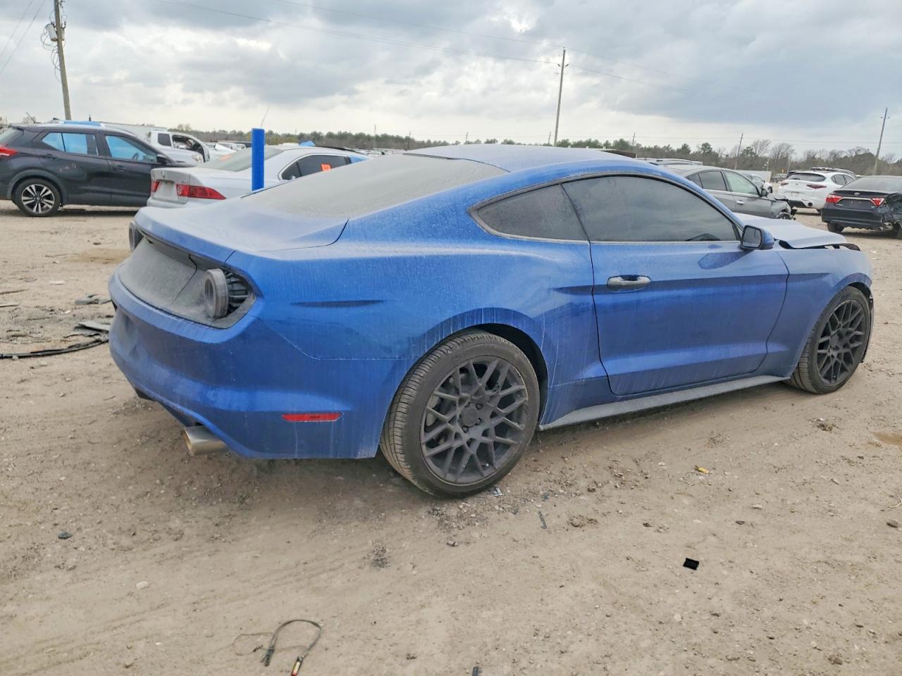 2017 FORD MUSTANG photo 3