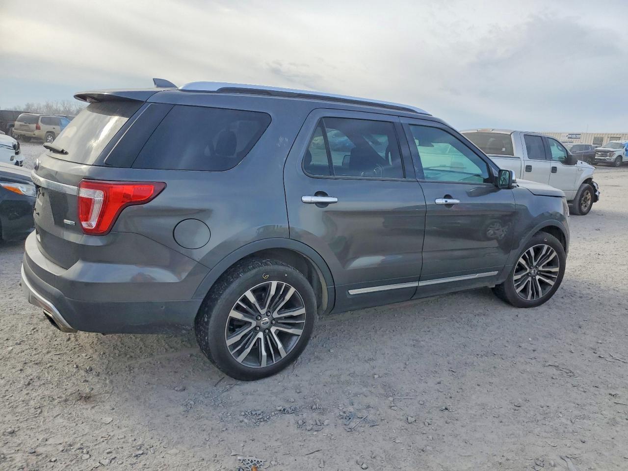 2016 FORD EXPLORER PLATINUM photo 3