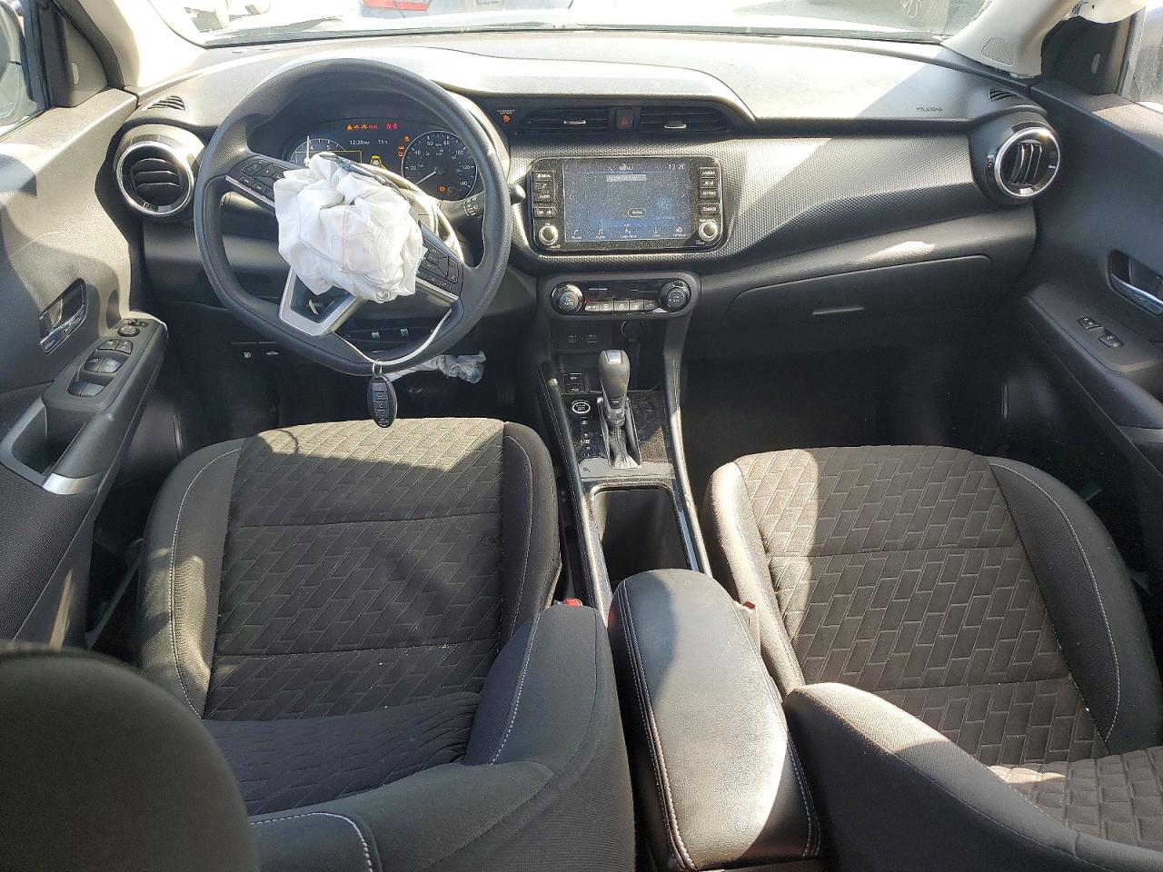 2021 NISSAN KICKS SV photo 8
