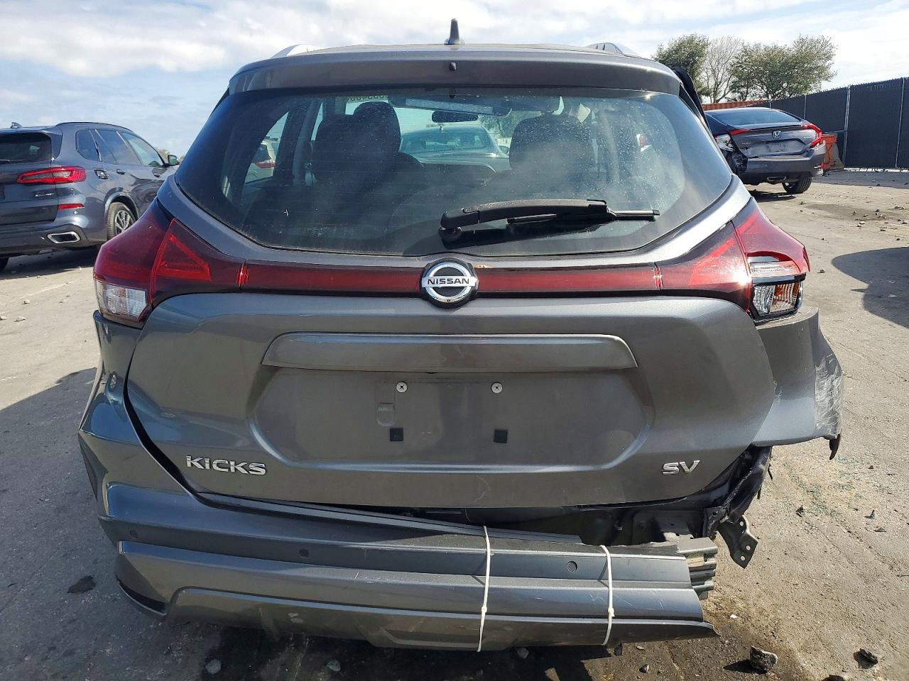 2021 NISSAN KICKS SV photo 6